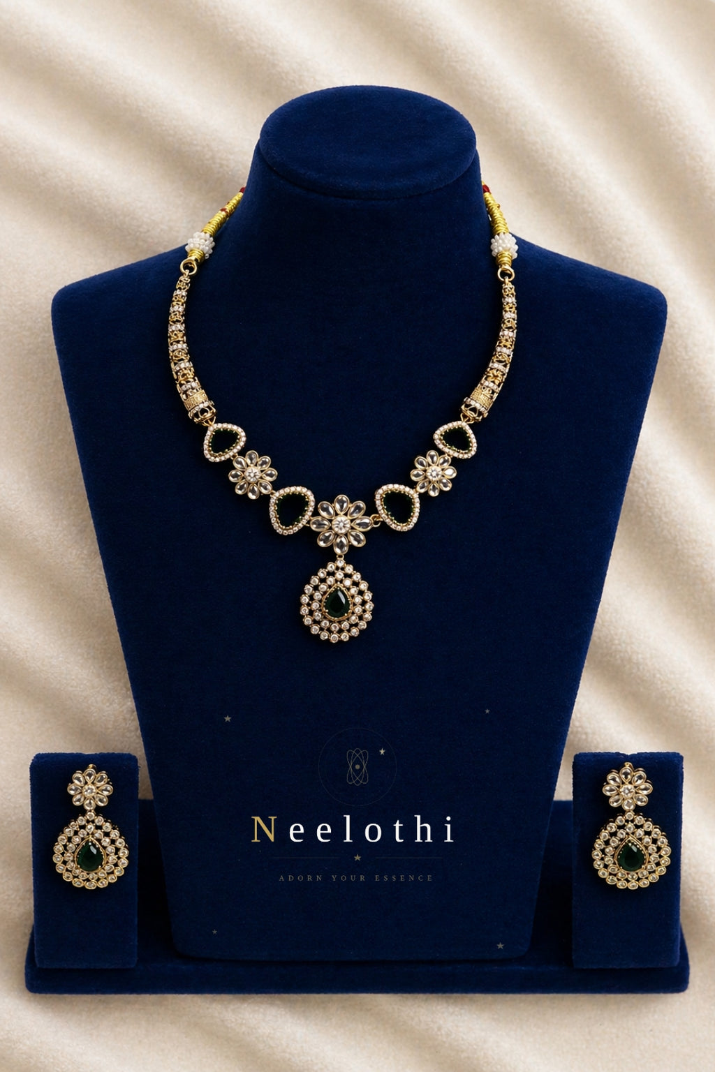 Emera Victorian Necklace Set