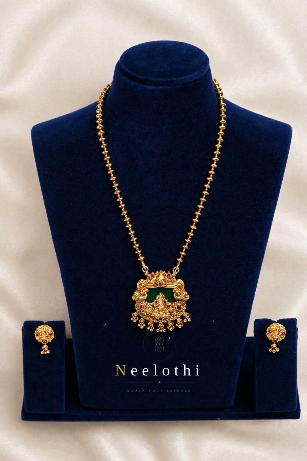 Nidhi Pendant Necklace set