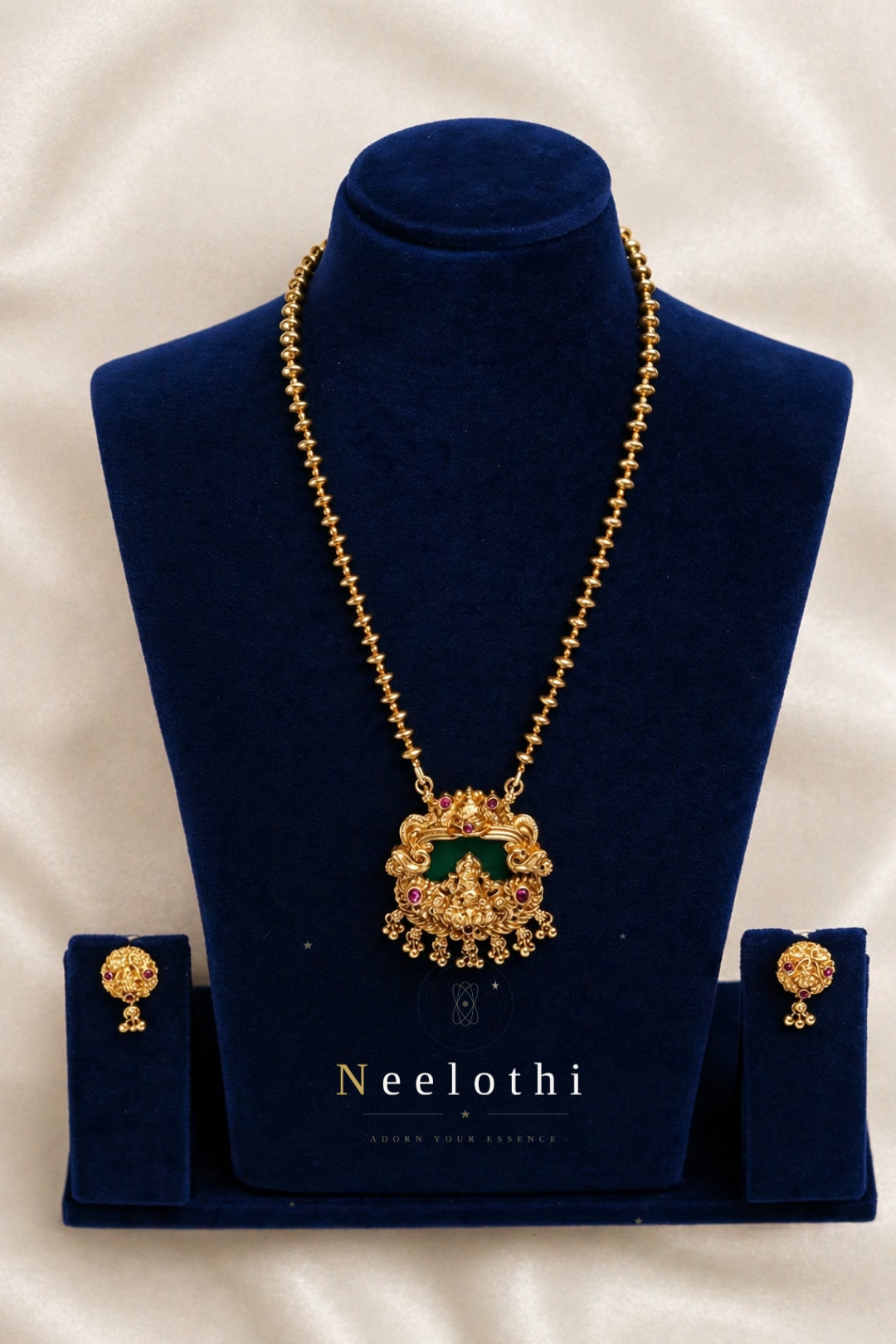 Nidhi Pendant Necklace set