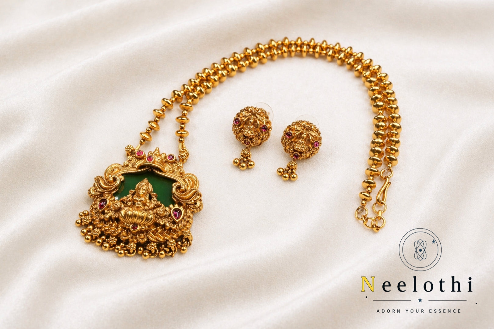 Nidhi Pendant Necklace set