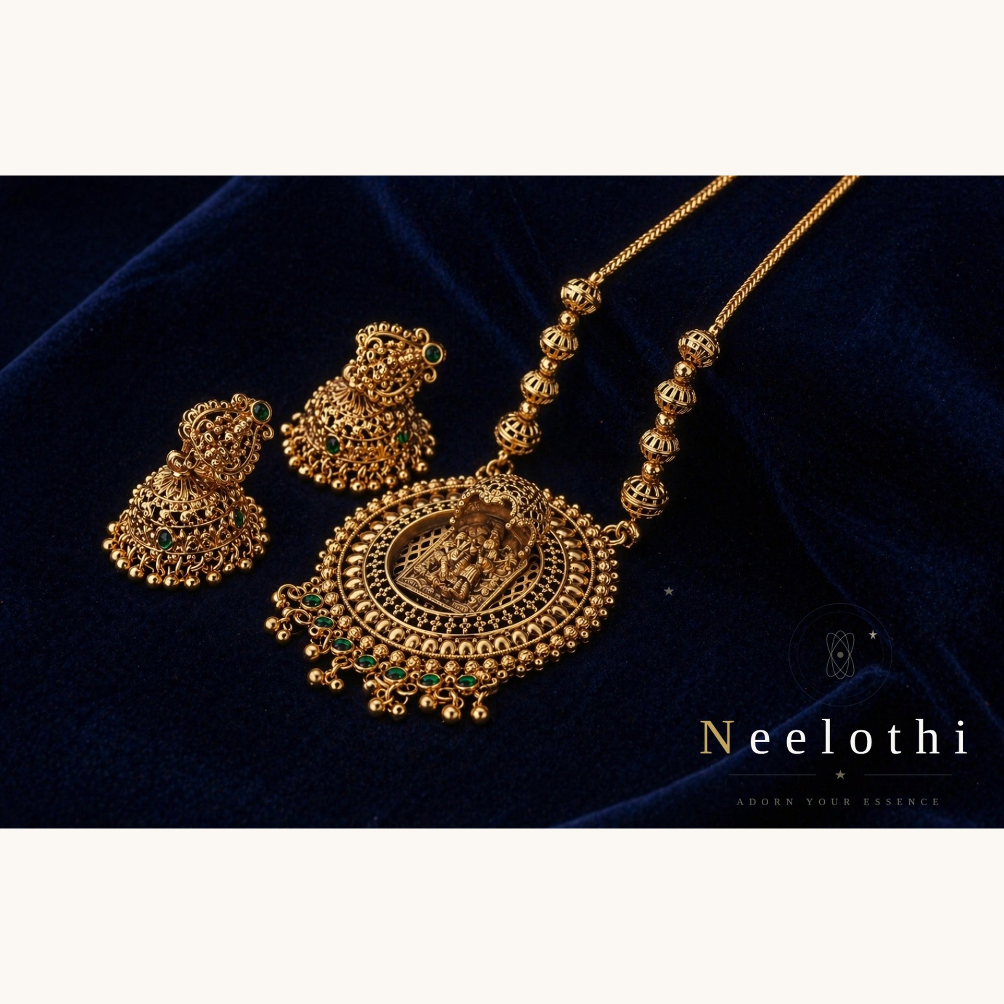 Mandira Pendant Necklace set