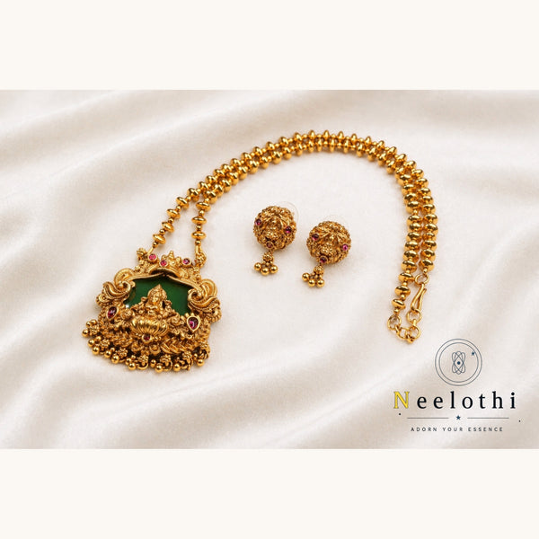Nidhi Pendant Necklace set